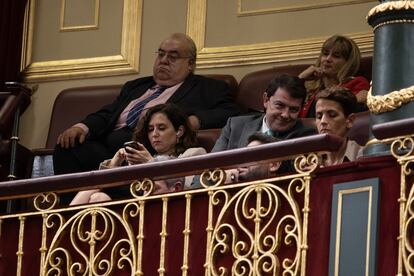 La presidenta de la Comunidad de Madrid, Isabel Díaz Ayuso, durante la primera sesión del debate de investidura de Pedro Sánchez.