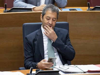 El vicepresidente primero del Consell y consejero de Cultura y Deporte, Vicente Barrera, en una sesión plenaria de las Cortes Valencianas en septiembre.