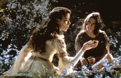 Mia Sara y Tom Cruise en 'Legend' (1985).