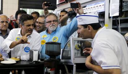 A&eacute;cio em uma padaria de S&atilde;o Paulo, no dia 3.