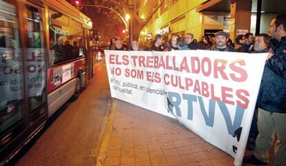 Protesta de trabajadores de RTVV contra el ERA.