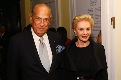 Carolina Herrera vs. Oscar de la Renta

Aunque eran amigos íntimos, a nivel de negocio ha habido bastante roce. Uno de los últimos fue llevado a juicio el año pasado por Laura Kim, antigua consultant de Herrera y actual co-directora creativa de De la Renta. La firma de Herrera trató de impedir que Kim trabajara para Oscar de la Renta hasta abril por el acuerdo de no competencia que había firmado.