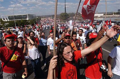 Manifestación de afiliados al PT brasileño.