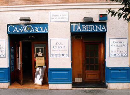 Entrada del Restaurante Casa Carola, en la calle Padilla, 54, Madrid