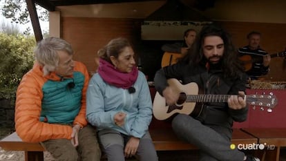 Jesús Calleja, Lolita Flores y Guillermo Furiase, en 'Planeta Calleja'.