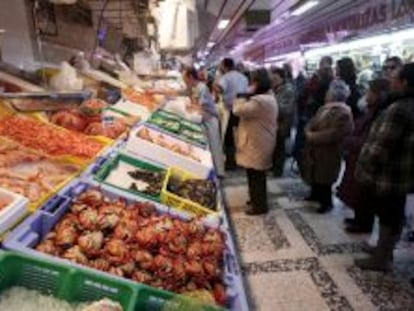 En la imagen, una pescader&iacute;a en el madrile&ntilde;o mercado de Chamber&iacute;.