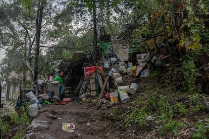 Aspecto de la casa donde perdieron la vida seis personas debido al deslave en Naucalpan, Estado de México