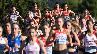 Una carrera de mujeres en diciembre de 2016.