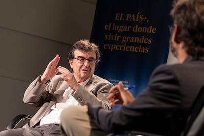 Javier Cercas, en su encuentro con lectores en la sede de EL PAÍS.