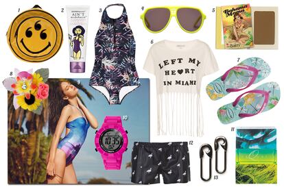 1. Unif Mochila con cara sonriente. 2. DERMAdoctor Crema solar con SPF 30 “AIN'T misbehavin”. 3. & Other Stories Bañador con cremallera y print de flores. 4. Dsquared2 Gafas de sol con montura de pasta flúor. 5. theBalm Polvos bronceadores “Bahama Mama”. 6. Glamorous Camiseta con flecos y leyenda. 7. Havainas Flip flops con estampado de flores y libélulas. 8. Topshop Horquilla con flores. 9. Oysho. 10. Watx Reloj digital. 11. M·A·C Fragancia “Turquatic”. 12. Love Leather Shorts de piel con print de flamencos. 13. Mango Pendientes en forma de imperdibles.