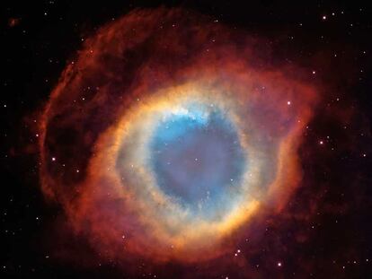 La Nebulosa de la Hélice, la nube de polvo y gas que queda de una estrella similar a nuestro Sol.