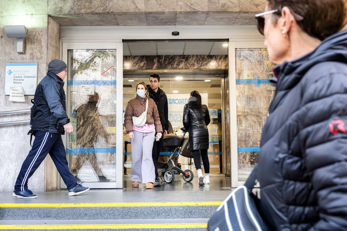 Los casos de gripe se disparan un 75% en la última semana del año y tensan los hospitales