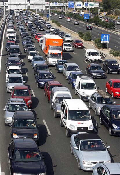 Atasco en una carretera de Madrid