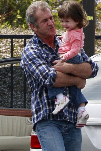 Pese a los problemas judiciales que Mel Gibson tuvo en 2011 con la madre de su hija Lucía, el actor disfruta de una de las etapas más bonitas de la pequeña: sus cuatro añitos.