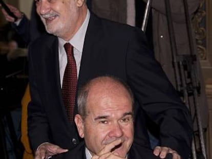 Manuel Chaves, en primer t&eacute;rmino, y Jos&eacute; Antonio Gri&ntilde;&aacute;n. 