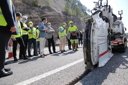 El presidente, Quim Torra, y el conseller Jordi Puigneró visitan las obras de emergencia de despliegue de fibra óptica del Govern entre Súria y Solsona.