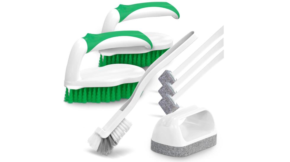 Juego de siete cepillos de limpieza multiusos.