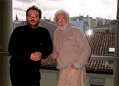 Rinaldo Alessandrini (izquierda) junto a Luca Ronconi, ayer, en el Teatro Real.