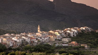 El pueblo de Campell, en La Vall de Laguar (Alicante) al atardecer.