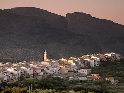 El pueblo de Campell, en La Vall de Laguar (Alicante) al atardecer.