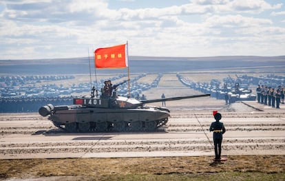 Tropas militares rusas, chinas y mongolas durante el desfile durante el último día de las maniobras Vostok-2018, el 13 de septiembre.

