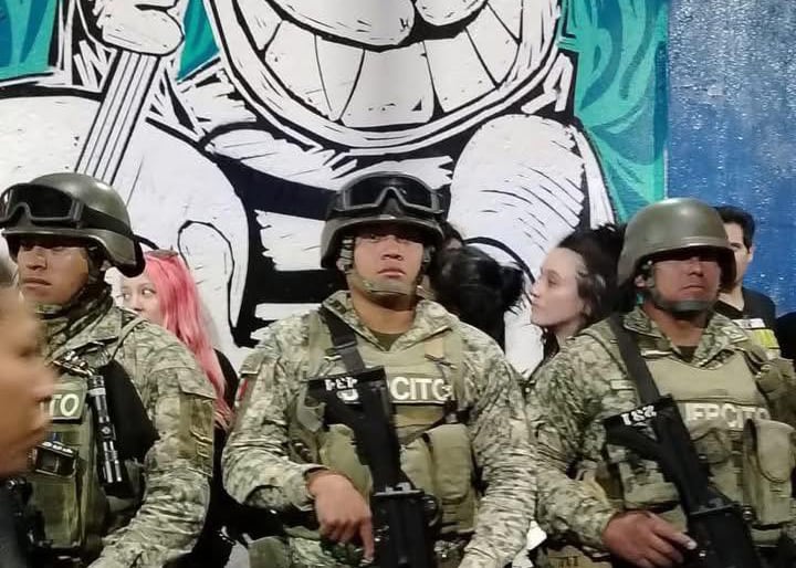 El Ejército y la policía desalojan un concierto del músico vasco Fermin Muguruza en Ciudad de México 
