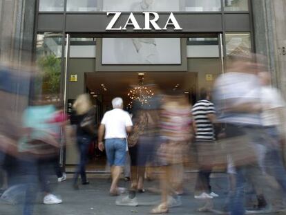 Entrada de un establecimiento de Zara en Barcelona