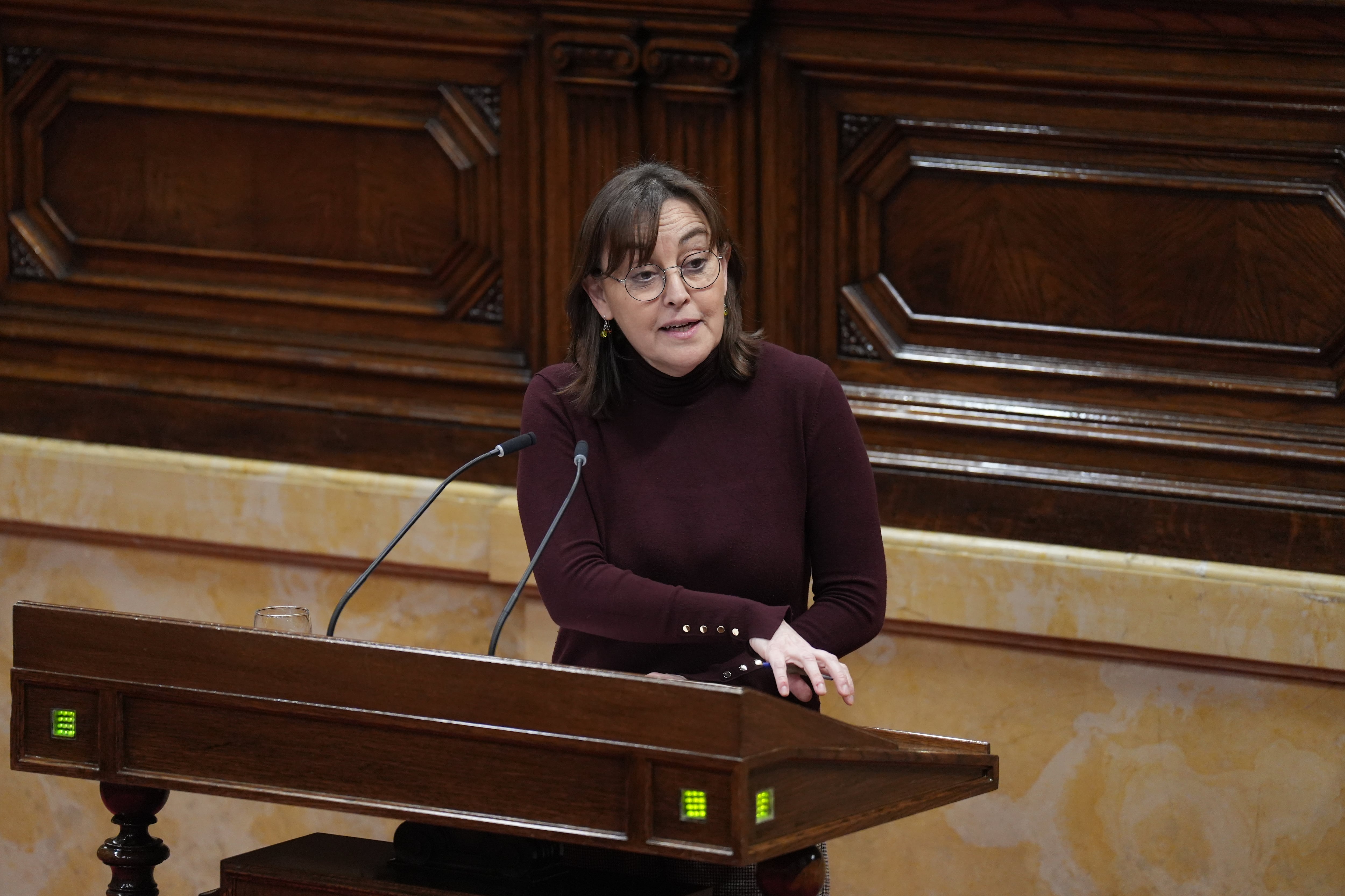 El Parlament reprueba por segunda vez en un año a la consejera Sílvia Paneque