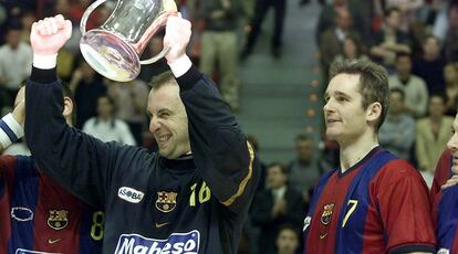 Barrufet con Iñaki Urdangarin después de ganar la Copa del Rey del año 2000 ante el Valladolid.