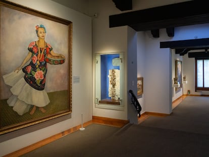 Recorrido por las instalaciones del Museo Dolores Olmedo ubicado en Xochimilco en la Ciudad de México.