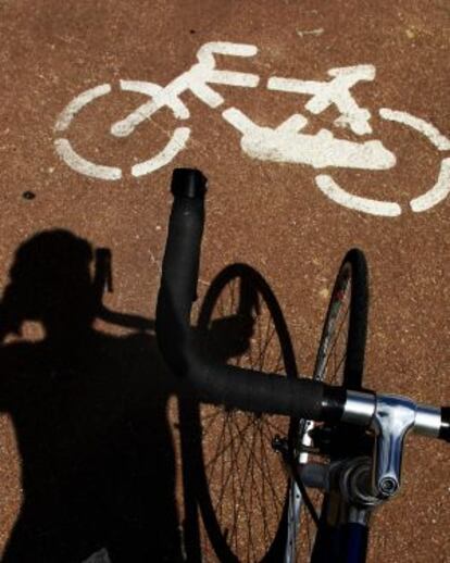 Un curso enseña el sábado a circular seguro en bici.