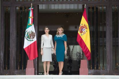 Reina Letizia y Angélica Rivera