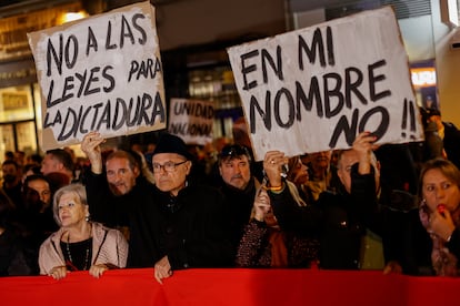 La manifestación frente a la sede del PSPV-PSOE en Valencia, el jueves.

