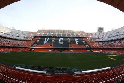 Estadio de Mestalla, donde se aplicó su producto conservador de asientos.