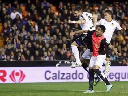 Negredo marca el gol de la victoria del Valencia. 