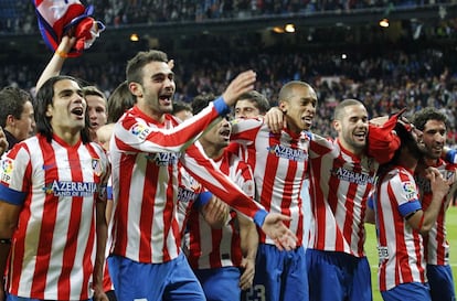 Los jugadores del Atltico de Madrid celebran su victoria ante el Real Madrid.