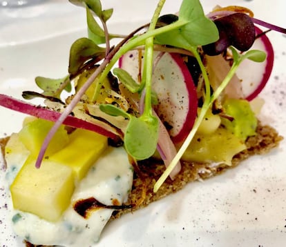 TOSTADA NÓRDICA / CAPEL