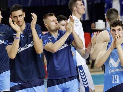 Los jugadores del Estudiantes, tras el partido ante el Burgos el 21 de mayo.