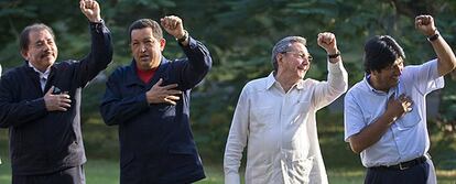 De izquierda a derecha, los presidentes de Nicaragua, Venezuela, Cuba y Bolivia