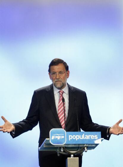Mariano Rajoy, durante su comparecencia de ayer en la sede central del PP en Madrid.