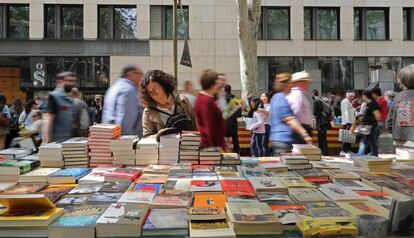 La Diada de Sant Jordi, en una imatge d'arxiu.