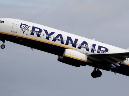 Un avión de Ryanair en el aeropuerto de Manchester