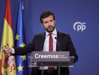 El presidente del PP, Pablo Casado, durante la rueda de prensa en la sede de su partido este jueves en Madrid.