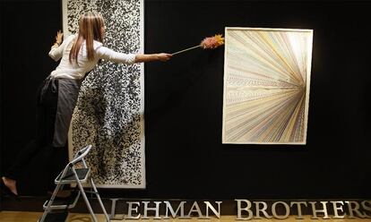 Estos días están poniendo a punto en Christie's las obras de arte que decoraban las oficinas de Lehman Brothers, que están expuestas al público desde hoy.