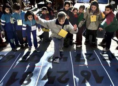 Una jornada infantil dedicada a las matemáticas en el barrio barcelonés de Sarrià.