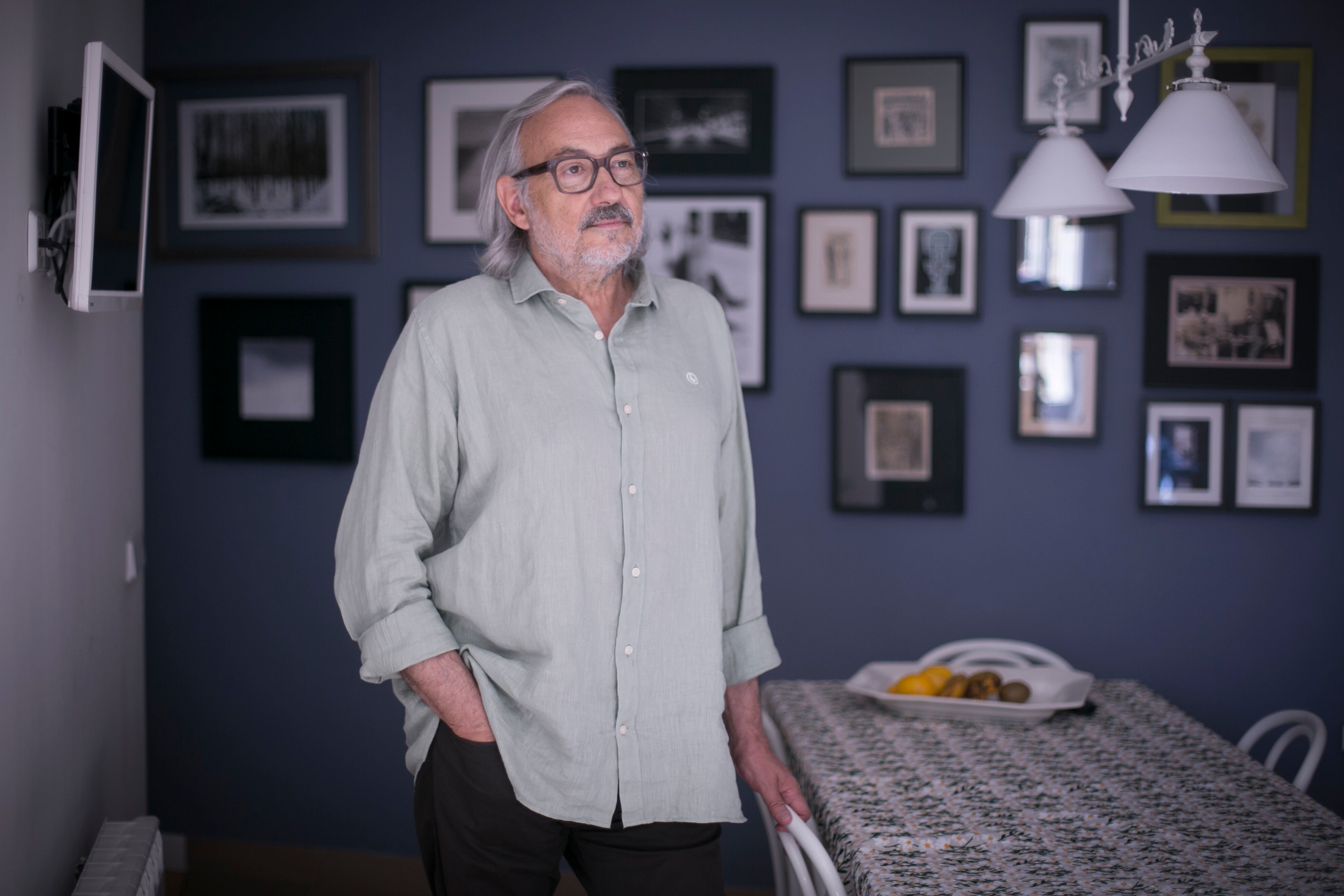 Miguel Munárriz, en la cocina de su casa. 