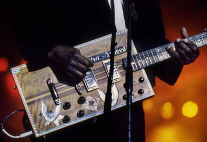 La guitarra de Bo Diddley en el concierto con Ron Wood en 1988 en Madrid.