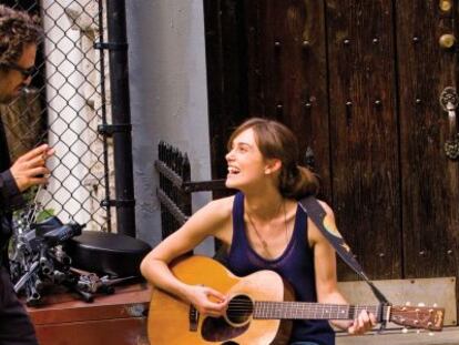 Mark Ruffalo y Keira Knightley, en 'Begin again'.