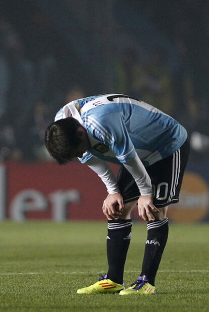 Messi se lamenta durante el partido ante Colombia.