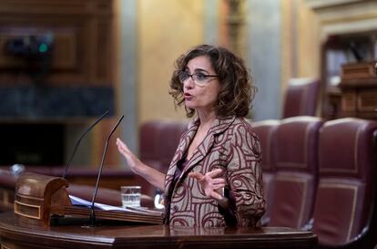 La ministra de Hacienda y Función Pública, María Jesús Montero, este martes en el debate de los Presupuestos en el Congreso.